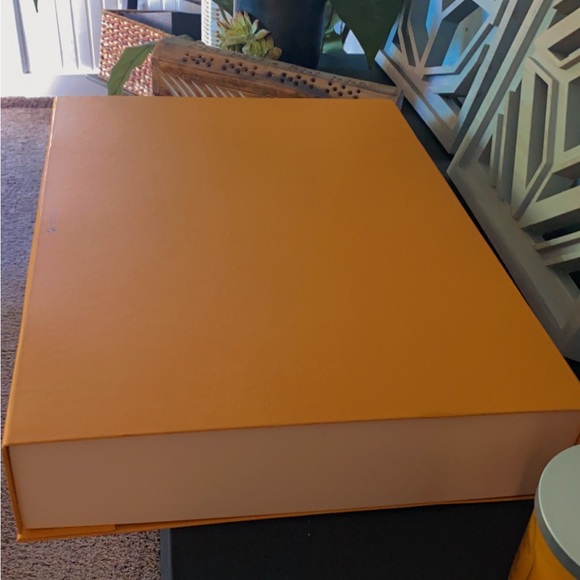 Louis Vuitton Signature Orange Gift Box - Picture 5 of 5
